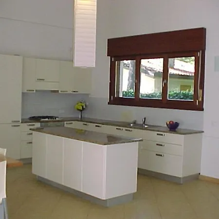 Διαμέρισμα Charming With Garden And Bbq Near The Λινιάνο Σαμπιαντόρο
